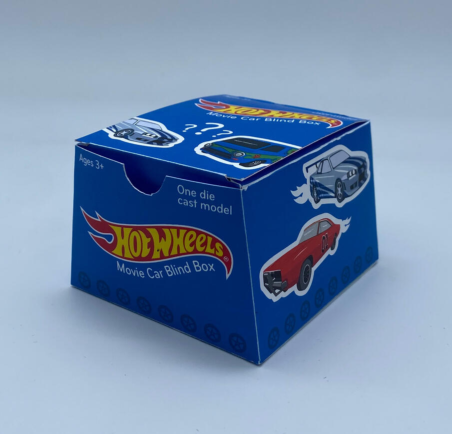 Display of box showing right, top, and front sides.